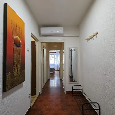 Bose Apartment Split