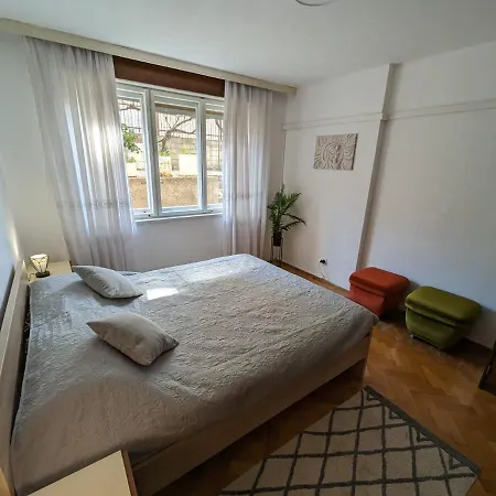 Bose Apartment Split